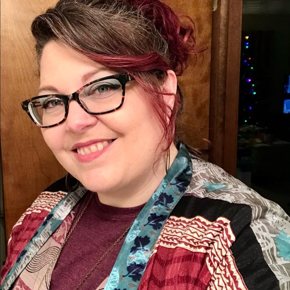 Meet your Posher, Jennifer - Picture 3 of 6